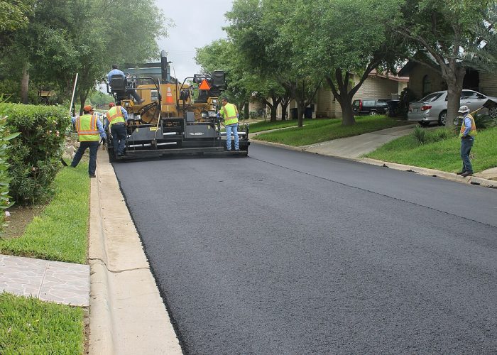 Street_paving_in_Laredo,_TX,_2015_IMG_5515